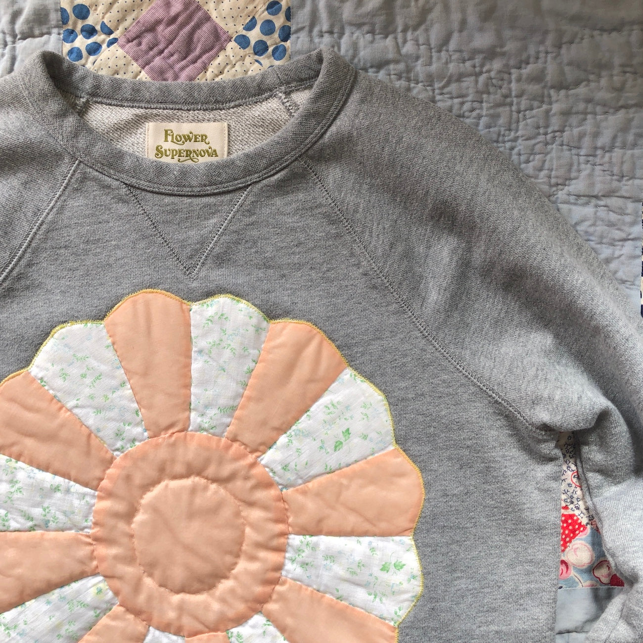 Vintage Dresden Plate Crewneck Sweatshirt XXS