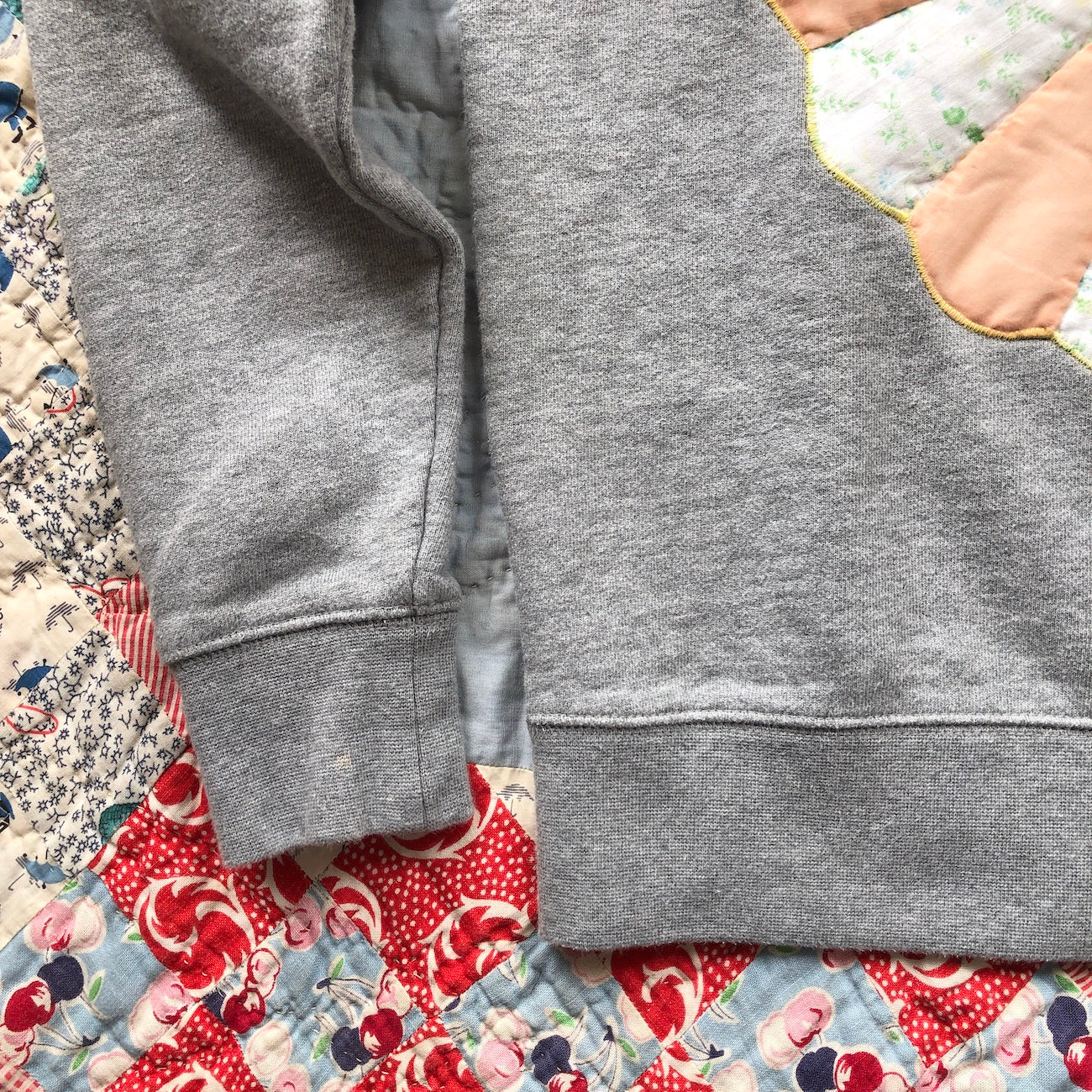 Vintage Dresden Plate Crewneck Sweatshirt XXS