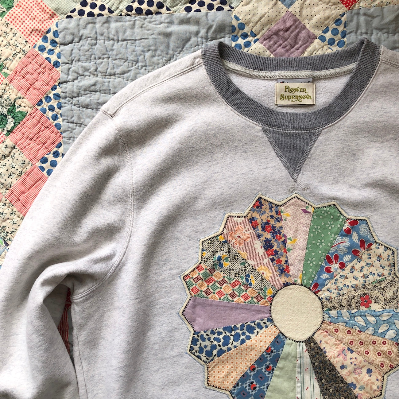 Vintage Dresden Plate Crewneck Sweatshirt L