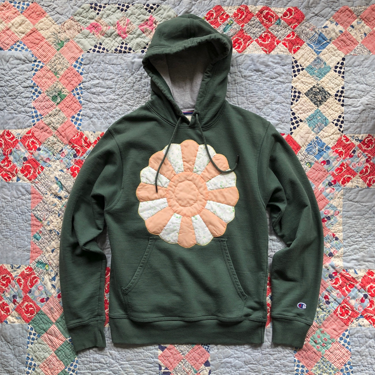 Champion sweater 2024 peach quilt