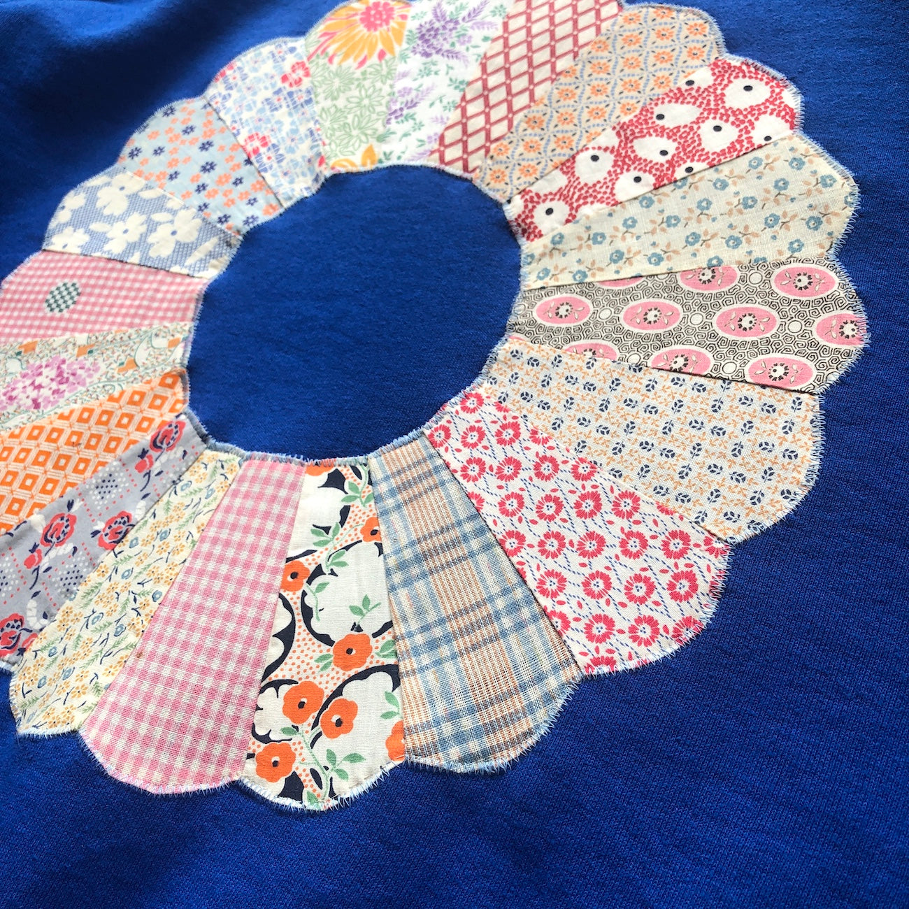 Vintage Dresden Plate Crewneck Sweatshirt L