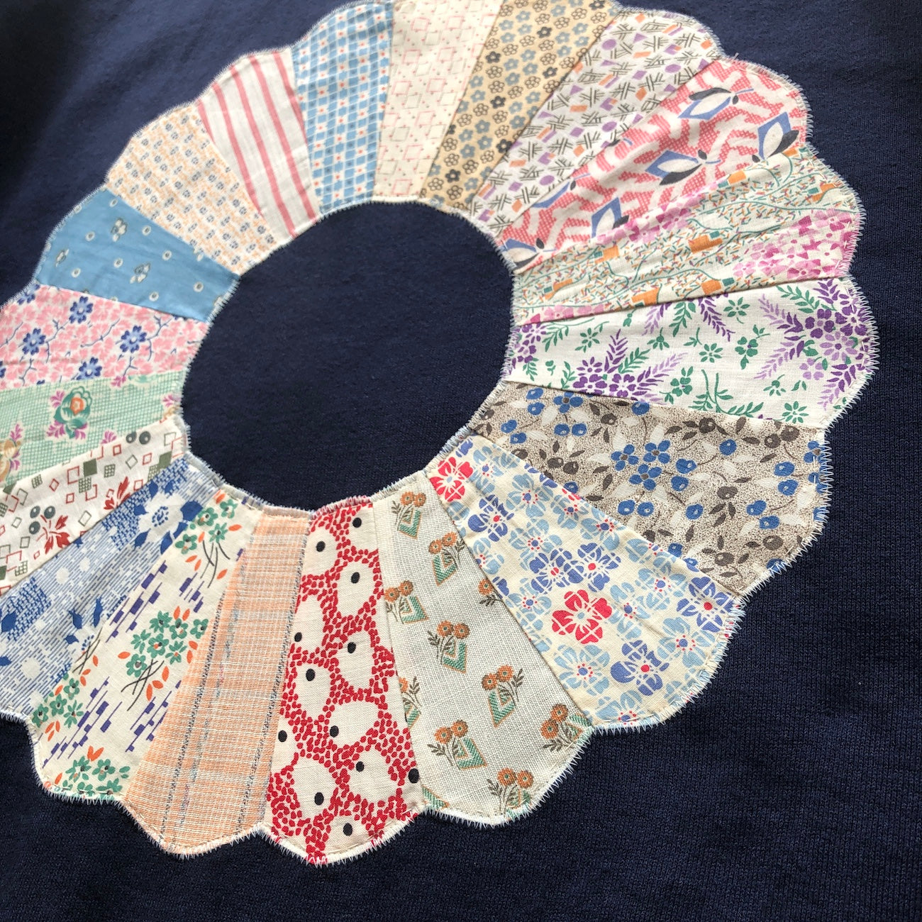 Vintage Dresden Plate Crewneck Sweatshirt XL