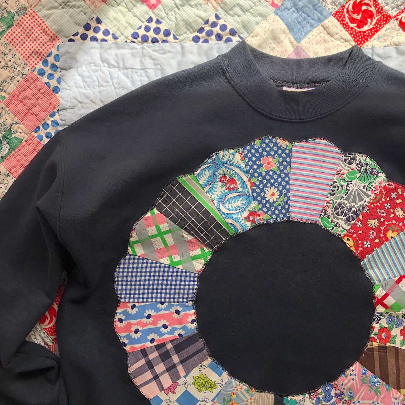 Vintage Dresden Plate Crewneck Sweatshirt L