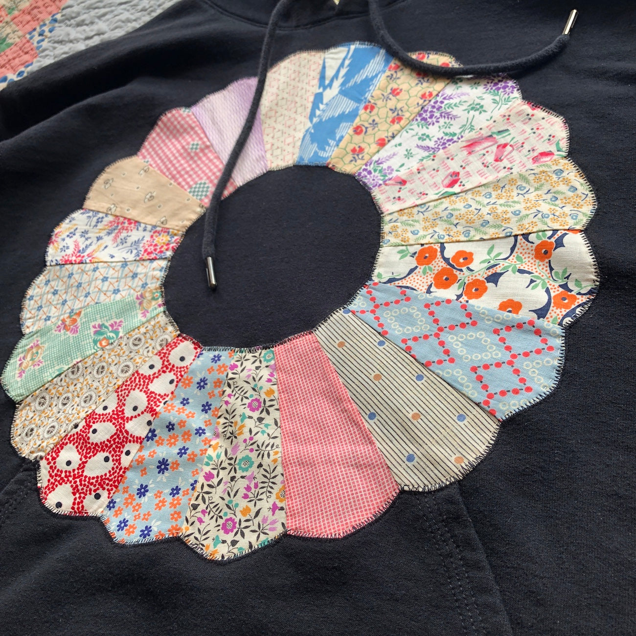 Vintage Dresden Plate Hoodie L